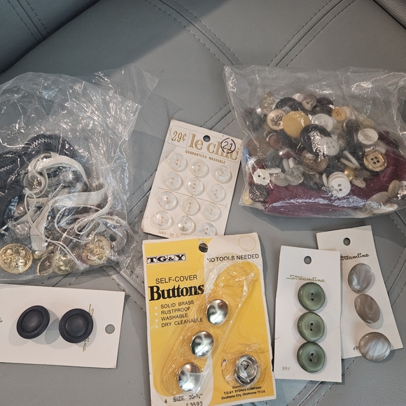 Vintage Assorted Button Collection - Picture 1 of 1